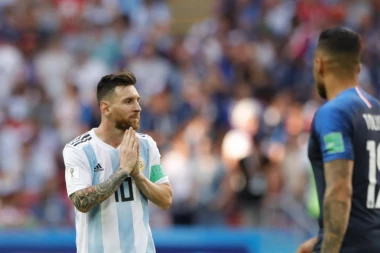 Mesijeva labudova pesma: "TRIKOLORI" PREKINULI SNOVE ARGENTINSKOG ASA O "BOGINJI"