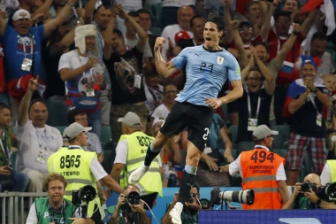 Ronaldo sa Mesijem putuje kući: KAVANI IZBACIO PRVAKA EVROPE!