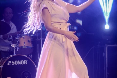 ČESTITALA JOJ ROĐENDAN, A ONA JE ISPSOVALA: Bekvalčeva danas slavi!