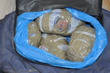 Akcija policije na Horgošu: Zaustavili "renoa", a onda su u rezervoaru našli ovo