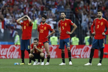 ŠPANCI POPUSTILI POSLE ŠIPTARSKIH PRETNJI! Španija dozvolila isticanje himne i zastave lažne države Kosovo!