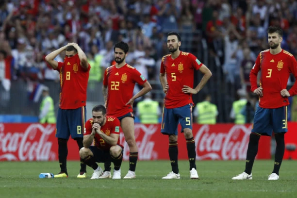 ŠPANCI POPUSTILI POSLE ŠIPTARSKIH PRETNJI! Španija dozvolila isticanje himne i zastave lažne države Kosovo!