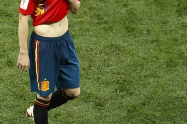 (FOTO) Tihi odlazak legende: INIJESTA SE OPROSTIO OD DRESA "FURIJE"!