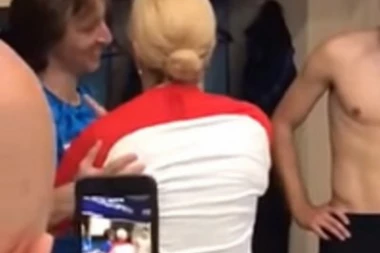 (VIDEO) KAKAV SUSRET: Kolinda voli znojave momke