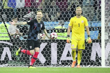 Rakitićevom odlasku iz Barse kumovali Mesi i Suarez?