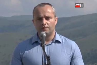 Janjušević osudio vređanje Vučićeve ćerke: To su te porodične vrednosti fašističke bande!