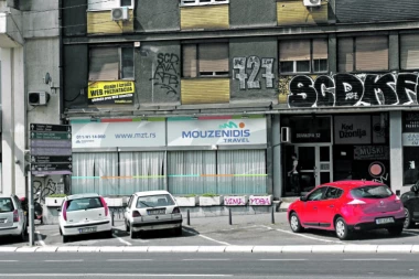 MUZENIDIS IZMUZAO PUTNIKE: Platili luks sobe, završili u podrumu