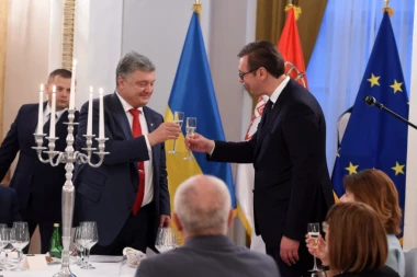 SVEČANA VEČERA U DOMU GARDE: Vučić ugostio Porošenka
