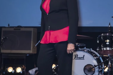 BOLNO I TUŽNO: TINA TARNER se oprostila od sina PORUKOM koja slama srca!