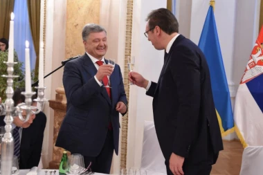 OVAKO IZGLEDA KADA VUČIĆ I POROŠENKO ODU NA VEČERU