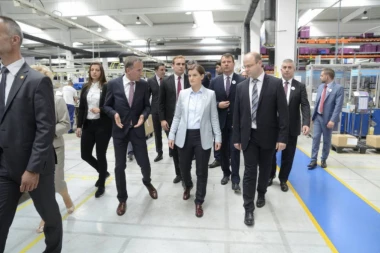 (FOTO) PRVA GODIŠNJICA: Ana Brnabić predstavila rezultate rada Vlade u Subotici