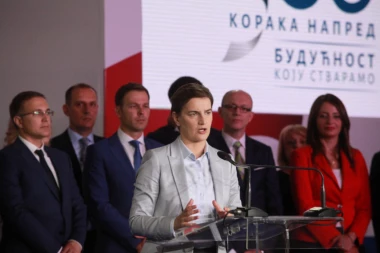 KOJU OCENU JE PREMIJERKA DALA VLADI?