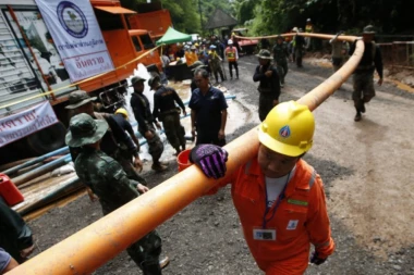 DRAMA SE NASTAVLJA: Prekinuta akcija spasavanja dečaka na Tajlandu!