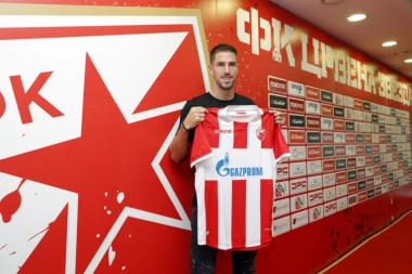 Degenek obukao crveno-belo: Ovo je najveći klub Balkana, svi me zovu bratom