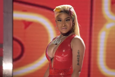 NIKI MINAŽ KOPIRA VODITELJKU PINKA? Društvene mreže se zapalile zbog OVE sličnosti, zgodna plavuša joj poručila: DVOJKA SI!