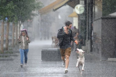 OVU NEDELJU OBELEŽIĆE PROMENLJIVE VREMENSKE PRILIKE: Do srede biće toplo, uz kišu i grmljavinu!