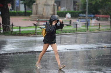 DRAMATIČNA PROMENA TEMPERATURE: Sa severa nam stiže jako nevreme, mogući pljuskovi i grmljavina