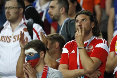 (FOTO) Rusi spremili osvetu: SRPSKE ZASTAVE ĆE SE VIJORITI NA "LUŽNJIKIJU" PROTIV HRVATA!