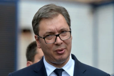 VUČIĆ O KOSOVU: Drže mi predavanja oni koji su postavili granice na Jarinju i Brnjaku