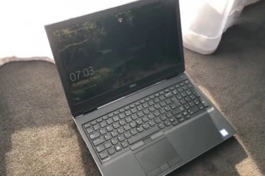 Laptop sa 6 najopasnijih virusa na svetu prodat kao umetničko delo za ogroman novac