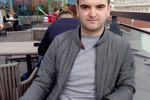 EKSPLICITNE PORUKE TRANSVESTITA ŽRTVI: Kako možeš da je je*eš dok krvari? Mene nikada nećeš