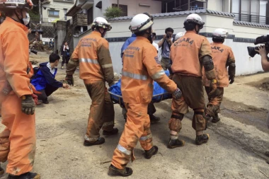 APOKALIPTIČNO STANJE U JAPANU: Više od 200 života ugašeno, skoro 6 hiljada ljudi ne može kući!
