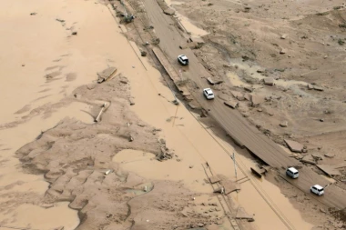 POPLAVE U JORDANU UZELE MAHA: Četvoro mrtvih, više nestalih, stotine turista evakuisano