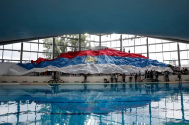 (VIDEO) SPEKTAKL: Evo kako su ispraćeni srpski vaterpolisti na EP