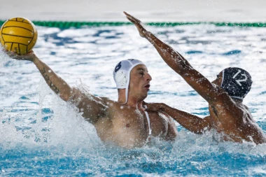 "DELFINI" BEZ MILOSTI: Vaterpolisti "udavili" Amerikance!