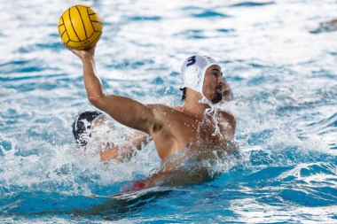 IPAK NIŠTA OD ZLATA: Podmlađeni"Delfini" poraženi od Mađarske u polufinalu