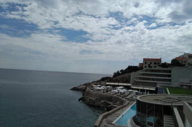 DRAMA NA JADRANU: Izlile se fekalije u more - ne kupajte se na OVIM PLAŽAMA, preti vam zaraza!