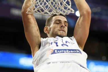 Trese se Atina - Papapetru iz Olimpijakosa u PAO!