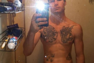 SCENA ZA POVRAĆANJE: Došao kući i zatekao komšiju kako mu SILUJE PSA!