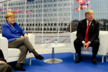 TRAMP DEFINITIVNO ZA*EBAVA MERKELOVU: Prvo je oštro kritikovao, o onda izjavio da su odnosi sa Nemačkom IZVANREDNI