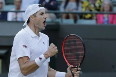 Izner atomskim servisima oduvao Puja i zakazao potencijalni duel sa Novakom!