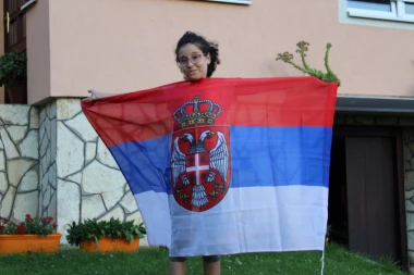 (FOTO) Mala Teodora koja je digla Srbiju na noge POBEDILA LEUKEMIJU I VRATILA SE KUĆI!