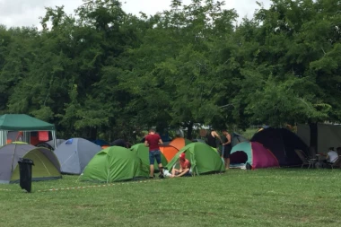 Ovo dosad niste videli: Neobičan odmor u "letećem kampu"!