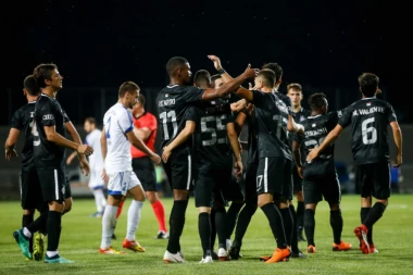 (VIDEO) Crno-bela šetnja kroz Nikšić: PARTIZAN VEĆ ZAVRŠIO POSAO!