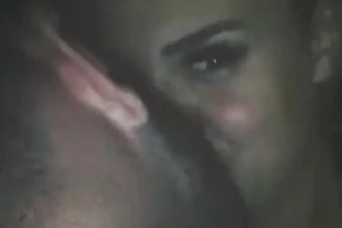 (FOTO) Evo koga Mina GRLI KAD NEMA TERZE!