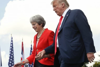BRITANIJA ĆE NESTATI ZBOG AFRIKANACA I MUSLIMANA: Tramp šokirao svet tokom posete Ujedinjenom Kraljevstvu
