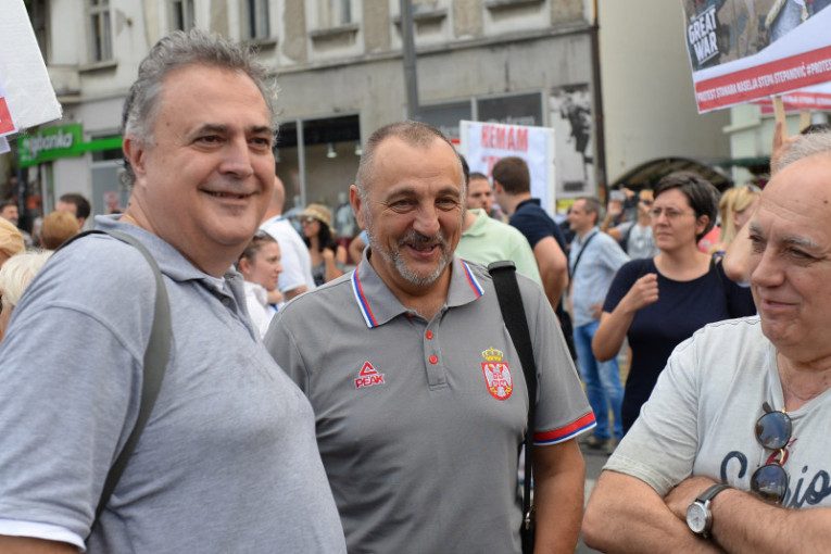 I Zoran Živković na protestu