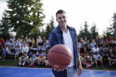 Mozzart u Kruševcu otvorio teren posvećen Gagiju Milosavljeviću