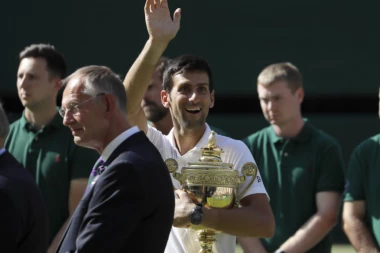 (VIDEO) Nole pre proslave sa fanovima primio čestitke od princa Vilijama i princeze Kejt