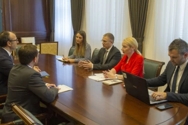 STEFANOVIĆ I FABRICI O POGLAVLJU 24: Srbija napreduje u borbi protiv pranja novca