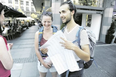 KRAJ ZA PLJAČKU NARODA: Agencije dobijaju A, B i C licencu