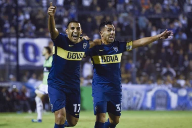 Tevez: Mesi je srce Argentine, mora da ostane u timu!