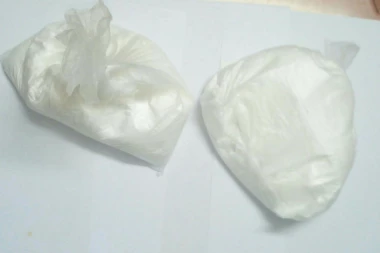 HAPŠENJE U ZAJEČARU: Zaustavljen mladić na parkingu - IMAO KILOGRAM SPIDA U RUKAVU!