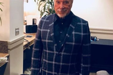 Otkazao sve koncerte: LEGENDARNI PEVAČ U BOLNICI!