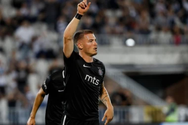 REČI KOJE ODZVANJAJU: Emotivan oproštaj Ožegovića! Hvala ti "CRNO-BELA LJUBAVI"!