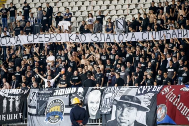 Južna tribina žestoko isprozivala Kimijeve "grobare"